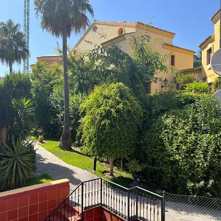 Spacious Golden Mile Townhouse Apartment *