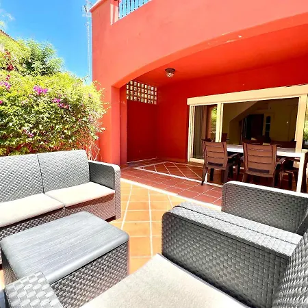 Lägenhet Spacious Golden Mile Townhouse